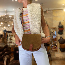 Charger l'image dans la galerie, Sac LE MAMOUR en Velours Caramel et Cuir Tobacco