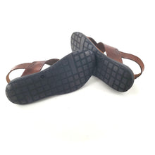 Charger l'image dans la galerie, Sandale Croisée en Cuir Marron Semelle Gomme