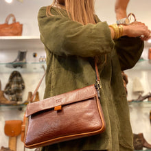 Charger l'image dans la galerie, Sac Bandoulière Pochette en Cuir Cuoio