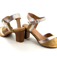 Charger l'image dans la galerie, Sandale à Talon en Daim Sable et Cuir Platine