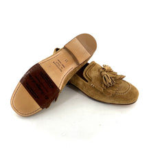 Charger l'image dans la galerie, Mocassin Patte Frangée et Pomponbs en Daim Sable