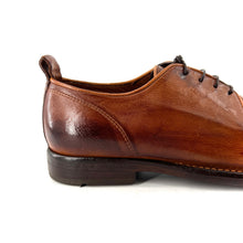 Load image into Gallery viewer, Derby en Cuir Patiné Cognac