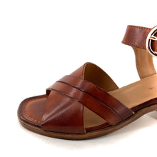 Charger l'image dans la galerie, Sandale Petit Talon Trotteur en Cuir Cognac