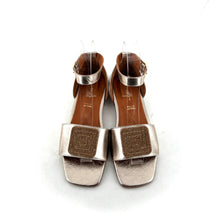 Charger l'image dans la galerie, Sandale Bride Cheville Bijou Strass Ocre en Cuir Doré