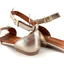 Charger l'image dans la galerie, Sandale Bride Cheville Bijou Strass Ocre en Cuir Doré