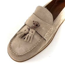 Charger l'image dans la galerie, Mocassin à Pompons en Daim Craie