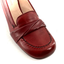 Charger l'image dans la galerie, Mocassin Petit Talon Trotteur en Cuir Brique