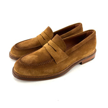 Load image into Gallery viewer, Mocassin Semelle Débordante en Daim Sable Foncé