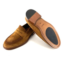 Load image into Gallery viewer, Mocassin Semelle Débordante en Daim Sable Foncé