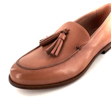 Load image into Gallery viewer, Mocassin à Pompons en Cuir Rose