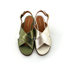 Charger l'image dans la galerie, Sandale AXELLE en Cuir Métallisé Vert
