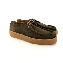 Load image into Gallery viewer, Chaussure Lacets Semelle Gomme en Daim Kaki