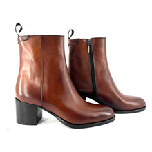 Charger l'image dans la galerie, Boots Talon Trotteur Zippé Intérieur en Cuir Cognac