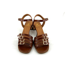 Charger l'image dans la galerie, Sandale Talon Trotteur en Cuir Cognac et Boucles Dorées
