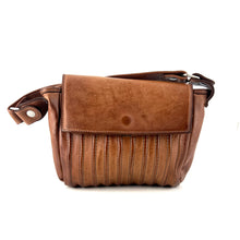 Load image into Gallery viewer, Sac TOP FLAP en Cuir Café Caramel