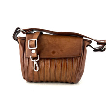 Load image into Gallery viewer, Sac TOP FLAP en Cuir Café Caramel