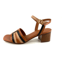 Load image into Gallery viewer, Sandale Talon Trotteur en Cuir Camel Noir et Beige