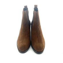 Load image into Gallery viewer, Chelsea Boots Talon Trotteur en Daim Cognac
