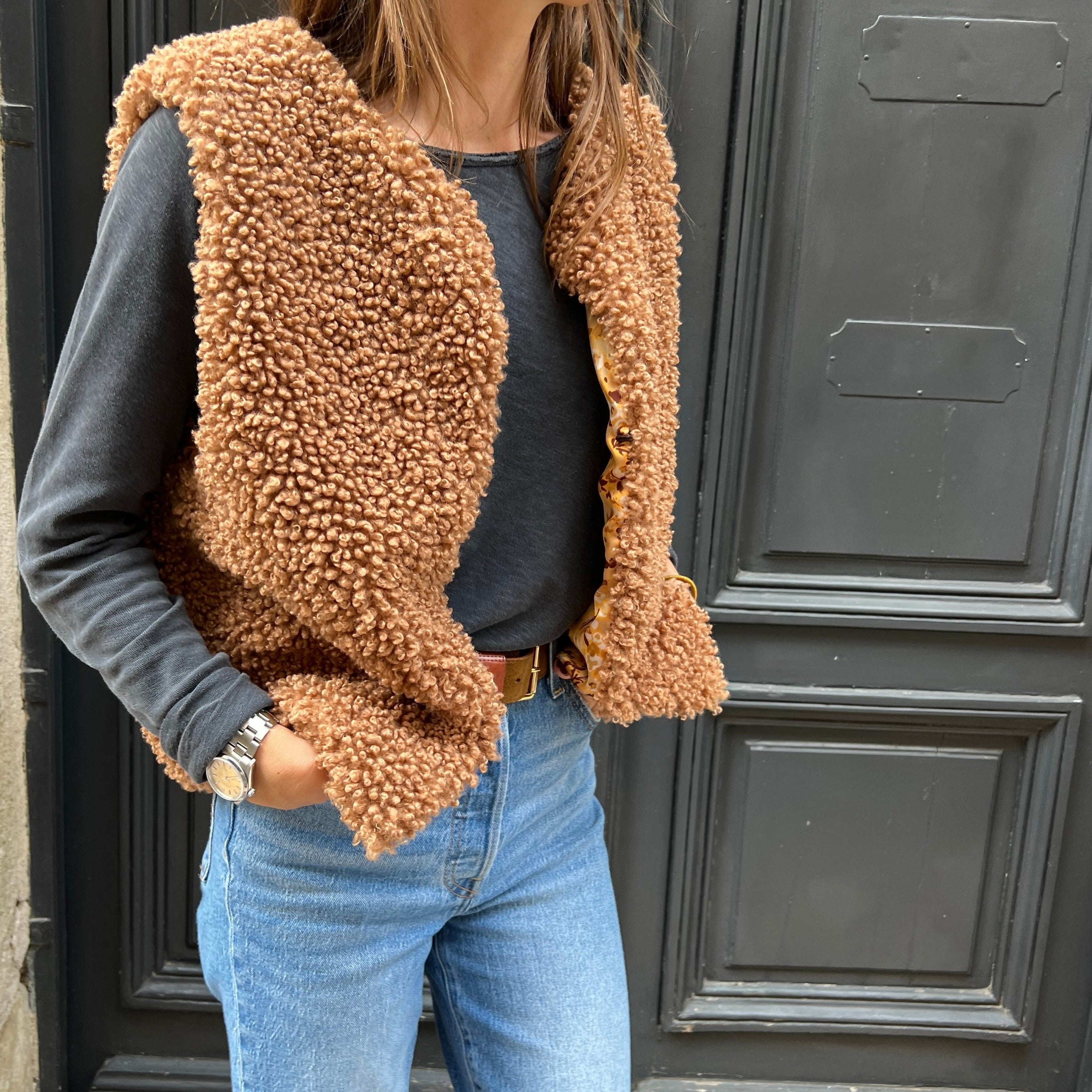 Gilet sans Manche Fausse fourrure Bouclettes Caf?� / Muscade �?? IDK-L?�