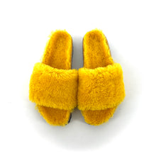 Charger l'image dans la galerie, Pantoufles en Peau Lainée Jaune Semelle façon "Birkenstock"