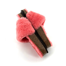 Charger l'image dans la galerie, Pantoufles en Peau Lainée Rose Semelle façon "Birkenstock"
