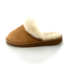Load image into Gallery viewer, Chaussons en Peau Lainée Camel Semelle Antidérapante