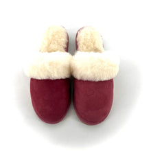 Charger l'image dans la galerie, Chaussons en Peau Lainée Rose Semelle Antidérapante