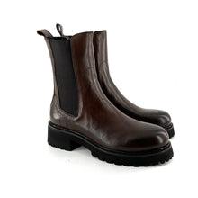 Load image into Gallery viewer, Chelsea Boots Semelle Crantée en Cuir Marron
