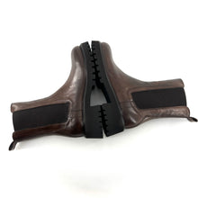 Load image into Gallery viewer, Chelsea Boots Semelle Crantée en Cuir Marron