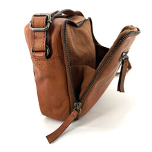 Charger l'image dans la galerie, Sac Bandoulière en Cuir Tressé Camel