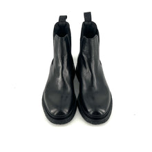 Load image into Gallery viewer, Chelsea Boots en Cuir Ultra Souple Noir et Semelle Crêpe