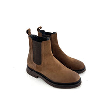 Load image into Gallery viewer, Chelsea Boots en Daim Marron et Semelle Crêpe