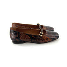 Load image into Gallery viewer, Ballerine ROXANE en Cuir Imprimé Python Camel