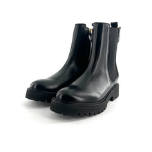 Load image into Gallery viewer, Boots Semelle Crantée JOYCE en Cuir Glacé Noir