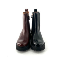 Load image into Gallery viewer, Boots Semelle Crantée JOYCE en Cuir Glacé Noir