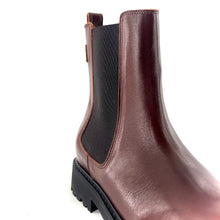 Load image into Gallery viewer, Boots Semelle Crantée JOYCE en Cuir Glacé Whisky