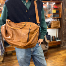 Charger l'image dans la galerie, Sac de Voyage en Cuir Camel