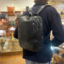 Charger l'image dans la galerie, Sac à Dos en Cuir Noir