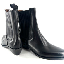 Load image into Gallery viewer, Boots Talon Biseauté Zippé Intérieur en Cuir Noir