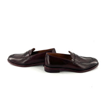 Load image into Gallery viewer, Mocassin en Cuir Bordeaux Foncé