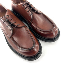 Load image into Gallery viewer, Derby Fine Semelle Crantée en Cuir Cognac