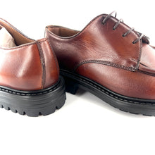 Load image into Gallery viewer, Derby Fine Semelle Crantée en Cuir Cognac
