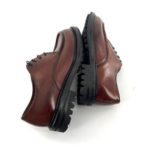 Load image into Gallery viewer, Derby Fine Semelle Crantée en Cuir Cognac