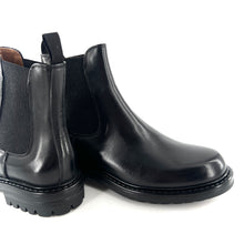 Load image into Gallery viewer, Chelsea Boots Fine Semelle Crantée en Cuir Noir