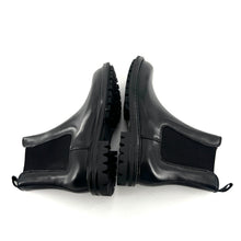 Load image into Gallery viewer, Chelsea Boots Fine Semelle Crantée en Cuir Noir