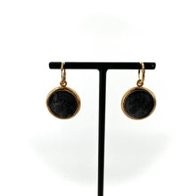 Load image into Gallery viewer, Boucles d'Oreilles Réversibles en Plaqué Or et Résine Gold / Noir Motif Statue Grecque