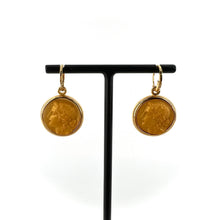 Load image into Gallery viewer, Boucles d'Oreilles Réversibles en Plaqué Or et Résine Gold / Noir Motif Statue Grecque
