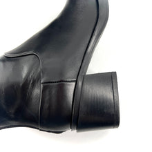 Charger l'image dans la galerie, Boots Talon Trotteur Zippé Arrière Tige Haute et Ajustée en Cuir Noir