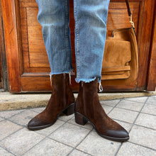 Charger l'image dans la galerie, Boots Talon Trotteur Zippé Intérieur en Daim Café
