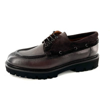 Load image into Gallery viewer, Chaussure Bâteau Semelle Crantée en Cuir Grainé et Croûte Marron Foncé